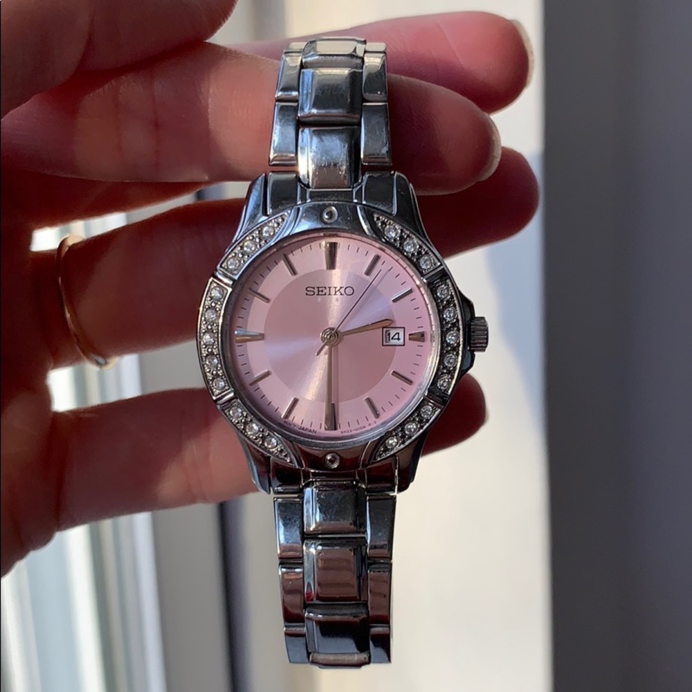 Light pink 💕 SEIKO watch